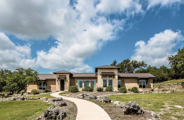 The Century Oak: 3-Unit Estate next to Remi's Ridge & Hayes Hollow