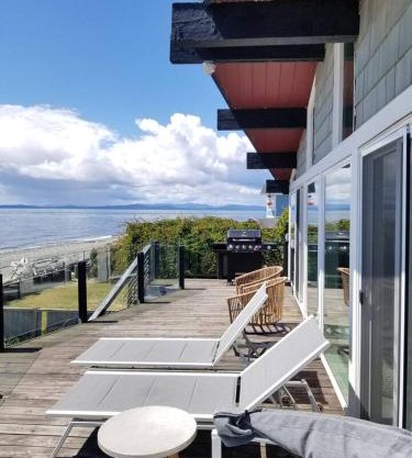 The Coastal Cottage