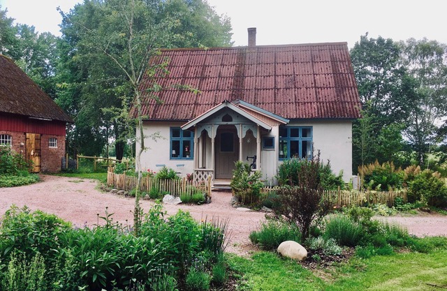 The cottage, a peaceful oasis in the countryside