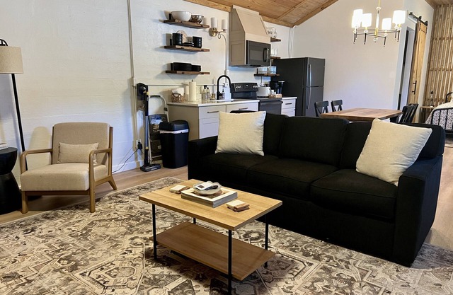 The Cottage on the Loop, 1BR/1BA, Sleeps 4