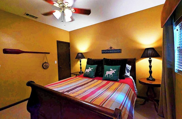 The Cottonwood Cabin at Starlight Canyon Bed & Breakfast