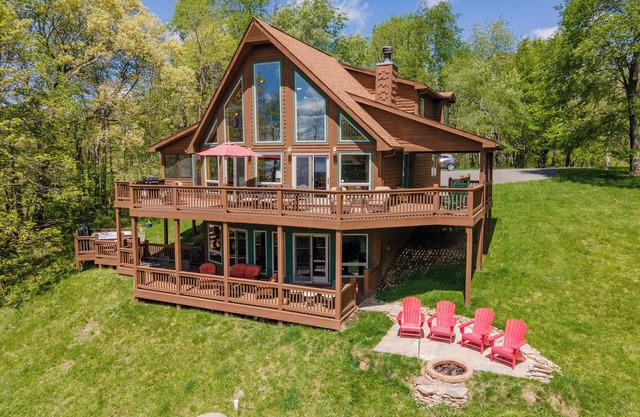 The Cozy Perch: Lake Access, Dogs Welcome, Hot Tub, Fire Pit!