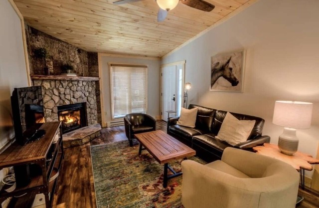 The DIAMOND of Blowing Rock- 4 Min. walk to Downtown AND App State