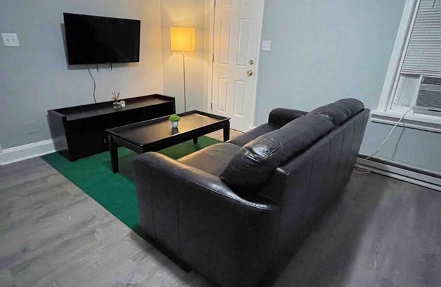THE ECO HOME. Entire place with private parking