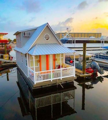 The Famous Houseboat in Sanford