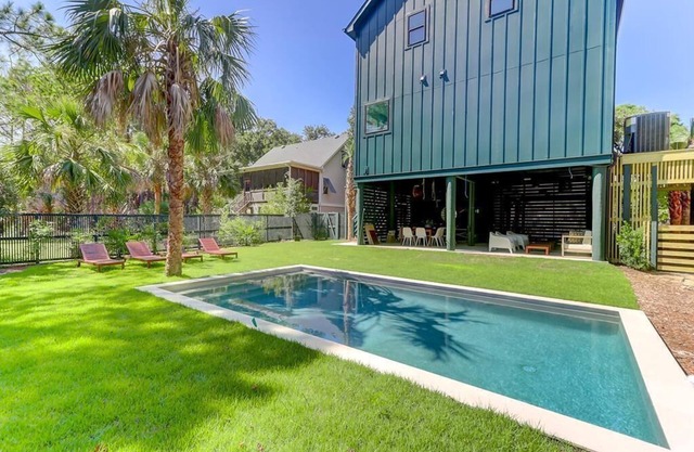 The Fish! Most Unique High-End Luxury Rental w/Private Pool On Folly Beach!