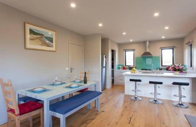 The Getaway Suite At Waters Edge