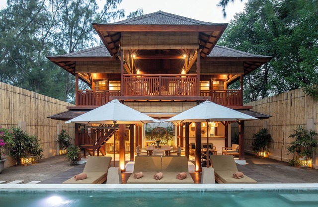 The Gili Beach Resort Villa.3, 4 BR Villa Gili Trawangan - 50m from The Beach
