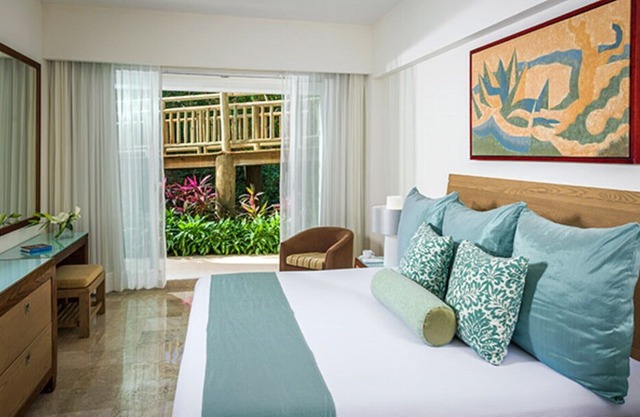 THE GRAND BLISS ONE BEDROOM SUITE