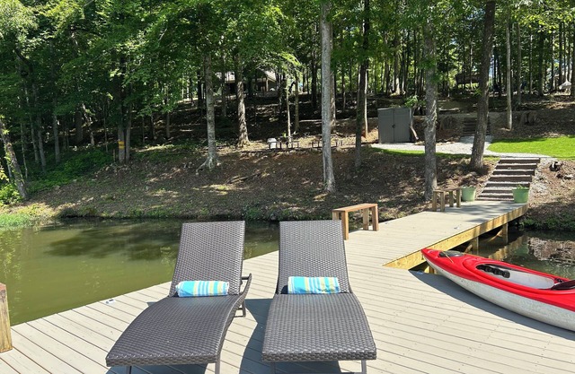 The Green Heron Cottage is close to Auburn, AL, Columbus, GA & Pine Mountain, GA