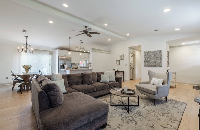 The Happy Bungalow | 3 Bed, 2 Bath
