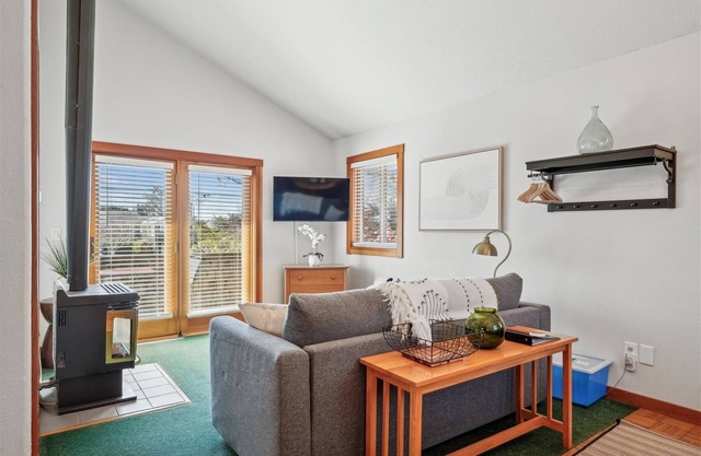 The Harrison Inn * Blue Sky Suite - New Listing! Beachcomber Vacation Homes