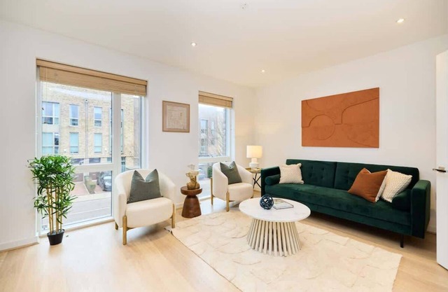 The Heathside Haven - Modern 3 BDR