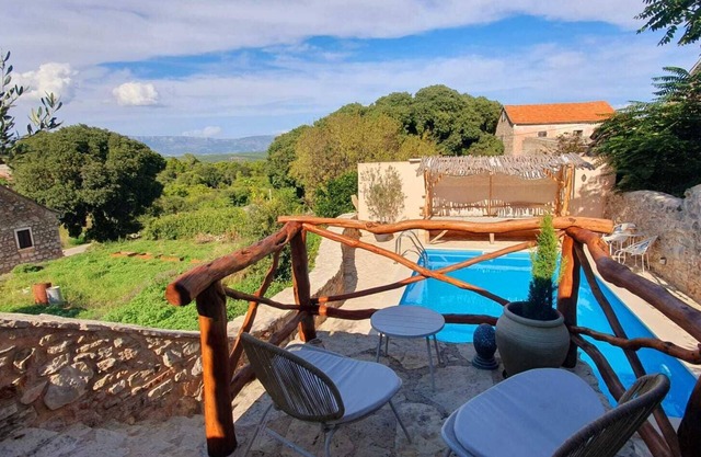 The Hideaway- authentic Dalmatian stone house with a pool Hvar island