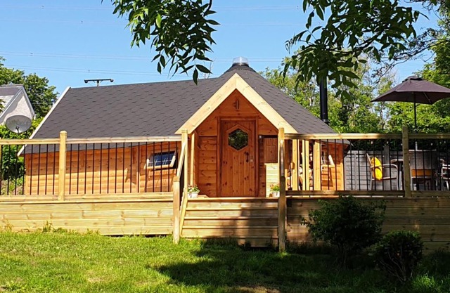 The Hive - Unique log cabin with wood burning stove