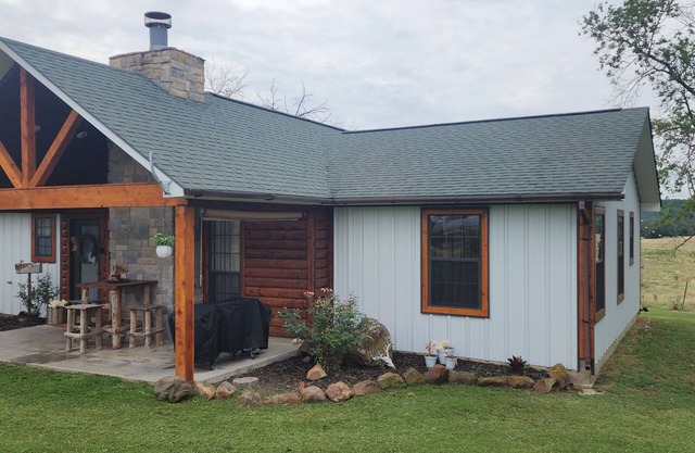 The home between 2 lakes! Charming 3-bedroom house with AC, WiFi, and much more!
