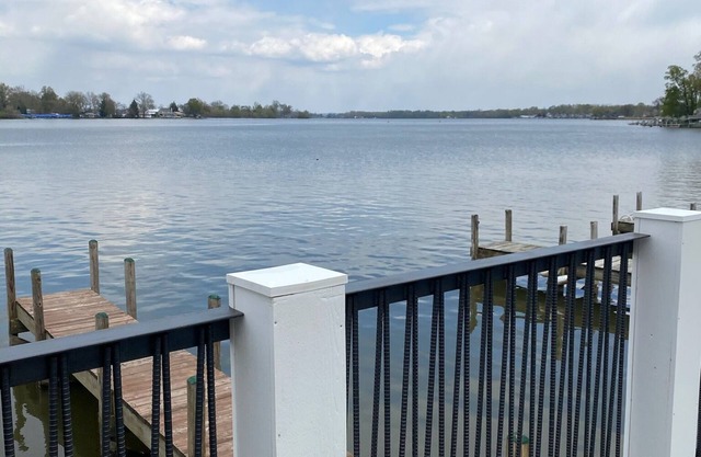 The "Inn" at Buckeye Lake - Unit #3 (Upstairs)