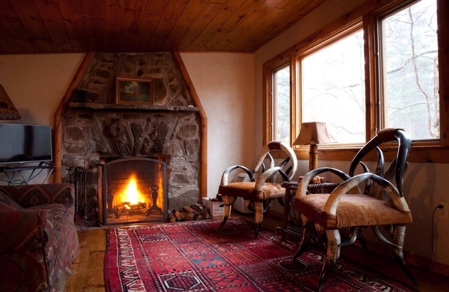 The Lehigh Cabin - Riverfront Escape- 1 mile private river