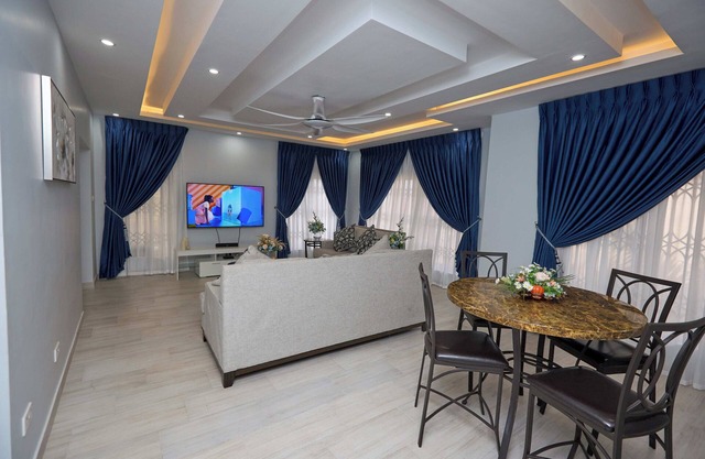 The Lodge at Seasons 52 - A serene 2-bedroom condo with AC in charming community