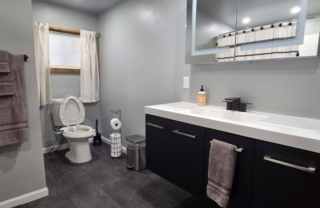 The Lodge at Tiny Excursion Cabins