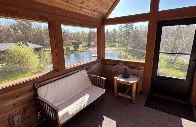 The Loft - 2BR, 2BA Cabin!