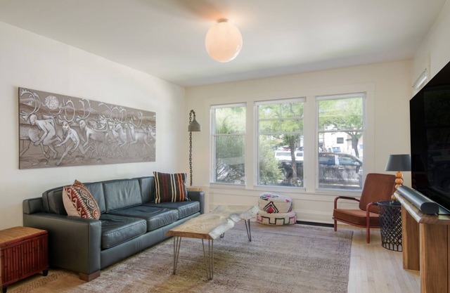 The Magpie! Lovingly Restored, Historic Home in Downtown Missoula!