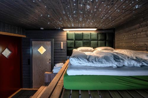 The Mäkkylä Escape - Perfect for 2 with sauna look and optional Hot Tub