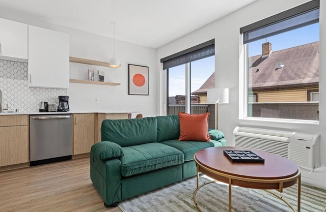 The Midtown Greenway 1Bed Apt W/Gym + Rooftop