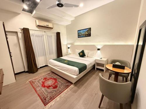 The Minimalist F-7 Markaz