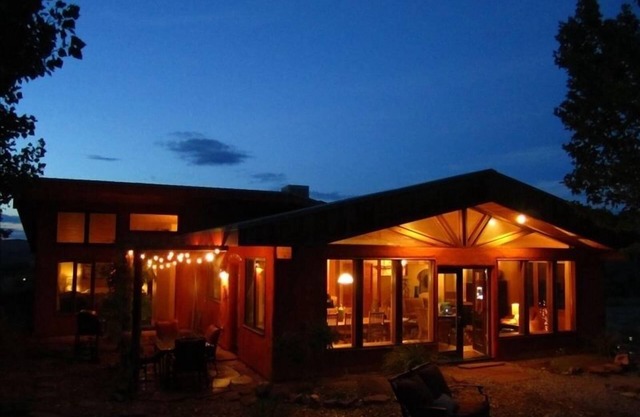 The Moab Pearl Ecolodge I Peaceful Retreat I Private Hot Tub I 360° Views!
