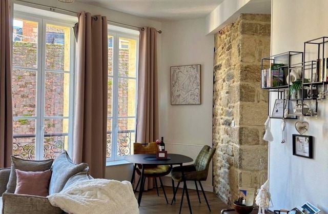 THE Nest, 45m2 Lumineux au Cœur Historique de Sarlat, Avec Ascenseur !