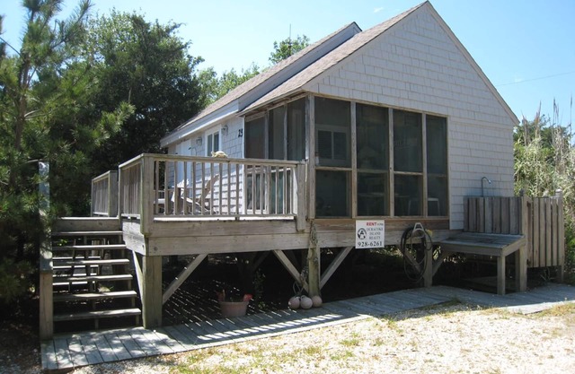 The Net House: Quaint Restored Cottage Once a Net House