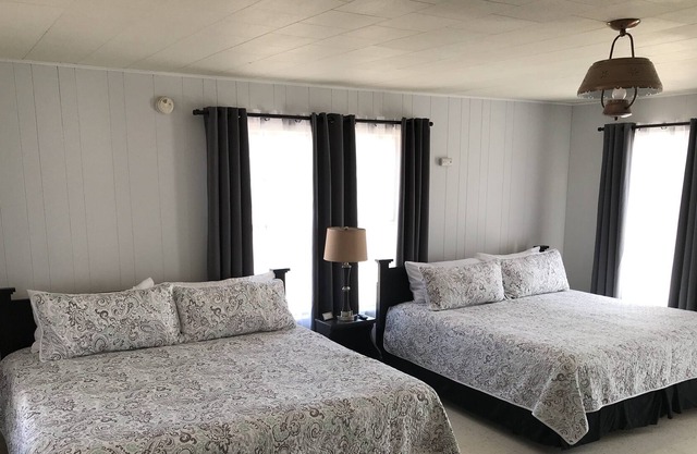 The Nueces River Retreat - Room #4