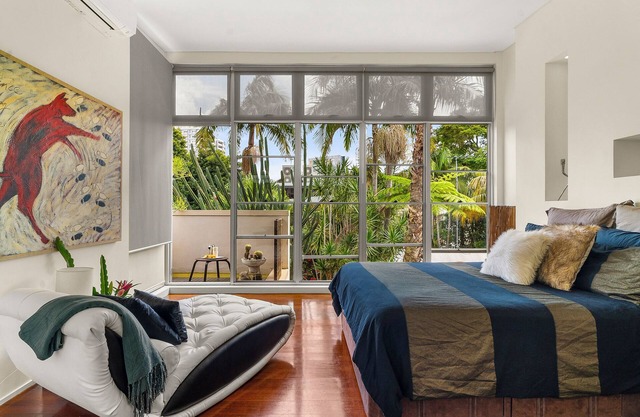 The Oasis tropical paradise: huge architect designed sandstone hideaway +pets✔️