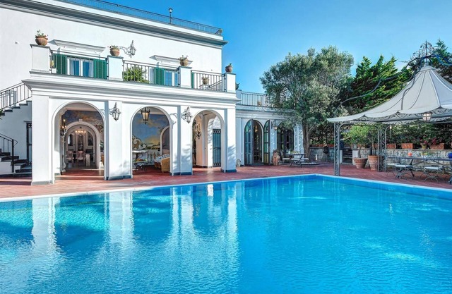 The Palace - Villa Escondida