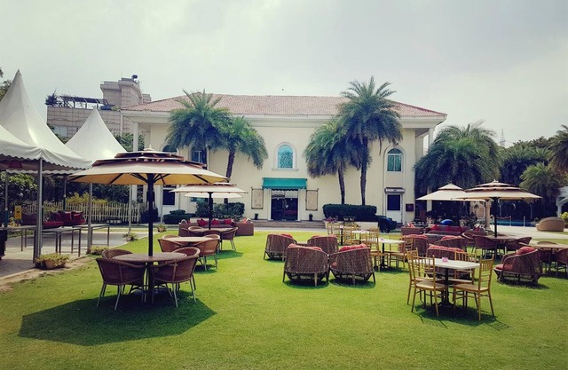 The Palms - Town & Country Club