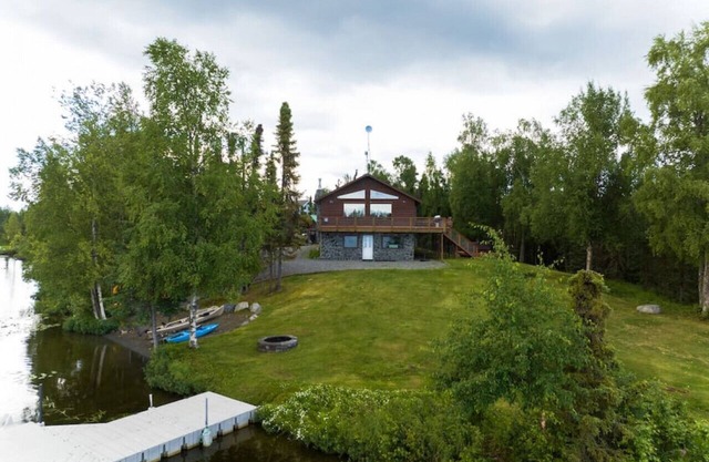The Peaceful Peninsula-on Sports Lake/Hot tub