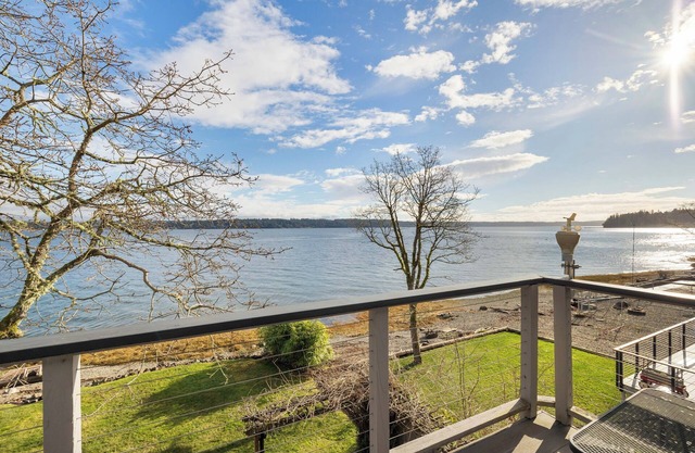 The perfect location for a peaceful getaway on Case Inlet in Puget Sound