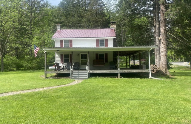 The perfect off the Grid Cabin for outdoor enthusiasts!nn
