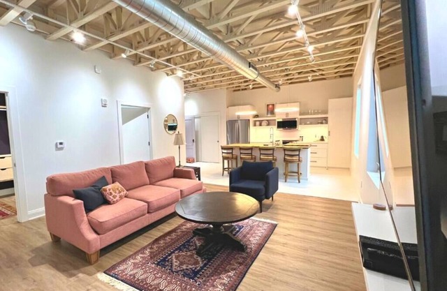 The Quarters | Suite 3