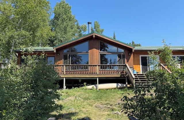 The Retreat: Stunning cottage on Lake of the Woods.