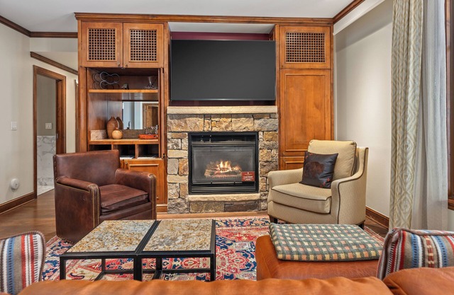 The Ritz-Carlton Club | Two-Bedroom Residence Float 2, Ski-in & Ski-out Resort in Aspen Highlands