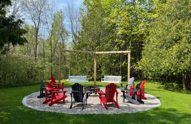 The Riverfront Hideaway ★ Hot Tub★ Games Room ★ Arcades ★ Firepit ★ BBQ ★ Hiking