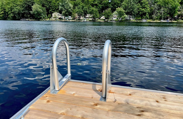 The Riverside- Waterfront & Boat Dock Space