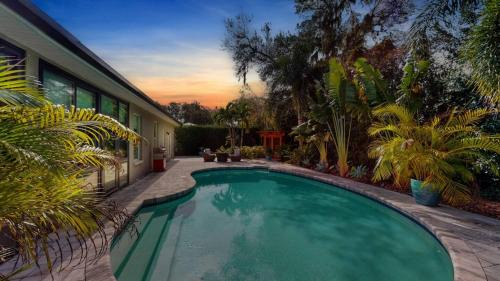 The Riverview Estates Sauna And Heated Pool
