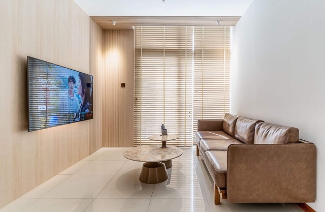 The Rixx Premium Apartment in the heart of Saigon(pool/gym/security/rooftop bar)