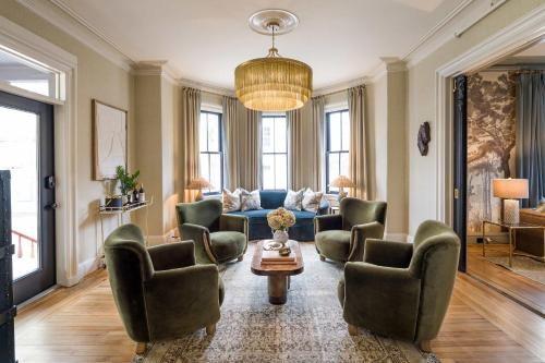 The Royce - Two Luxury Family Homes in Downtown Newport