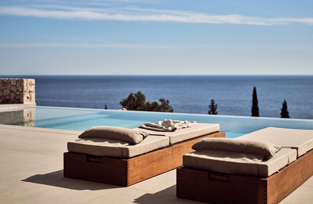 The Sall Villa - 2 Bedrooms with Private Pool & Sea View