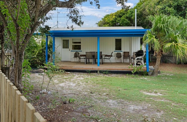The Shack - Rainbow Beach. The Ultimate Beach Shack. Pets Welcome. Fenced yard.