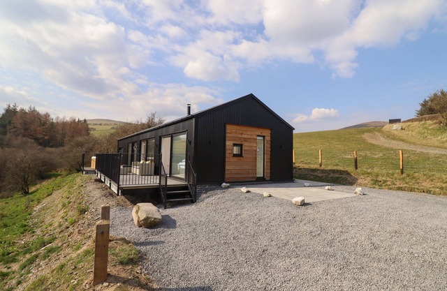 THE SHEEP SHED, family friendly in Llanrhaeadr-Ym-Mochnant